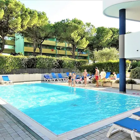 With Pool And Solarium Access *