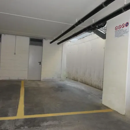 아파트 With Pool And Solarium Access