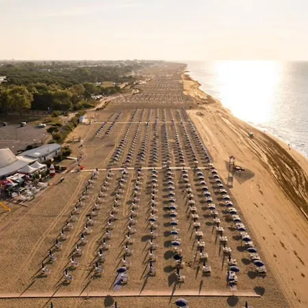 With Pool And Solarium Access *