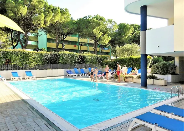 With Pool And Solarium Access *