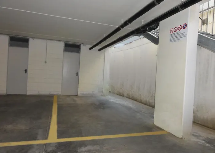 アパート With Pool And Solarium Access