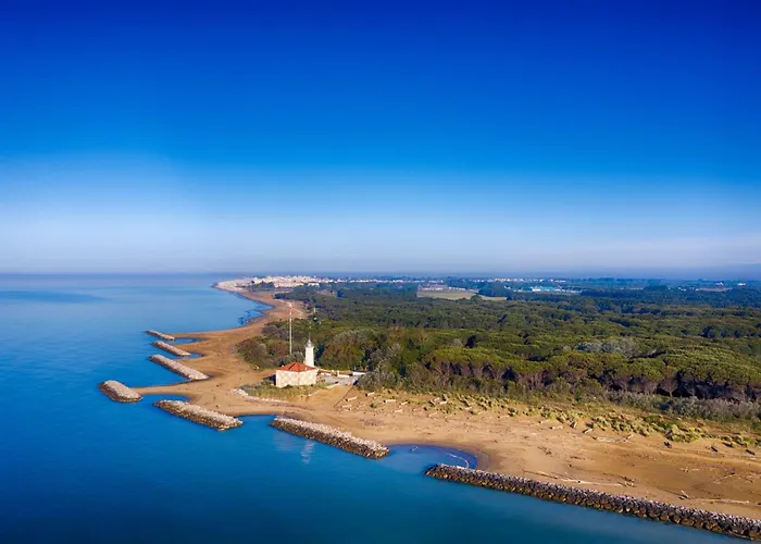 With Pool And Solarium Access