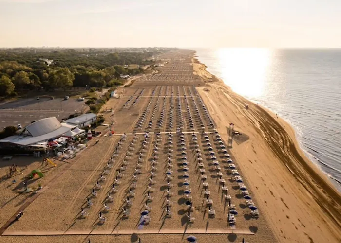 With Pool And Solarium Access *